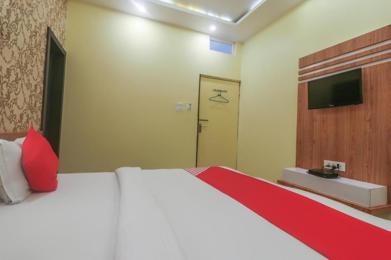Oyo 60651 Hotel Arya Varanasi Dış mekan fotoğraf
