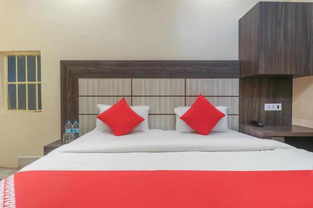 Oyo 60651 Hotel Arya Varanasi Dış mekan fotoğraf