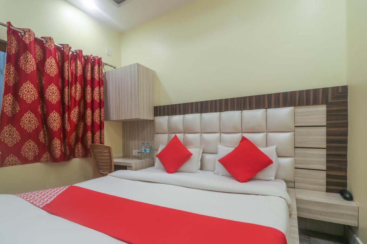 Oyo 60651 Hotel Arya Varanasi Dış mekan fotoğraf