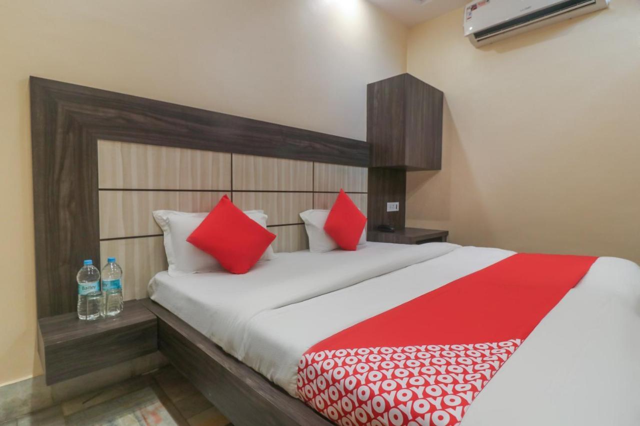 Oyo 60651 Hotel Arya Varanasi Dış mekan fotoğraf